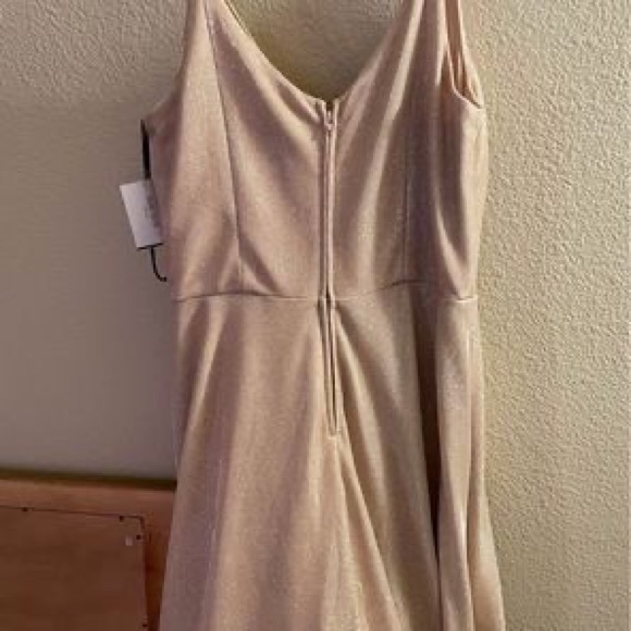 Gown - Picture 2 of 5